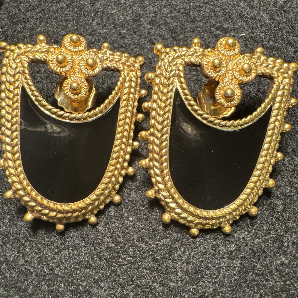 Vintage Avon 1991 Bold Shield Pierced Earrings Surgical Steel Posts Black Enamel